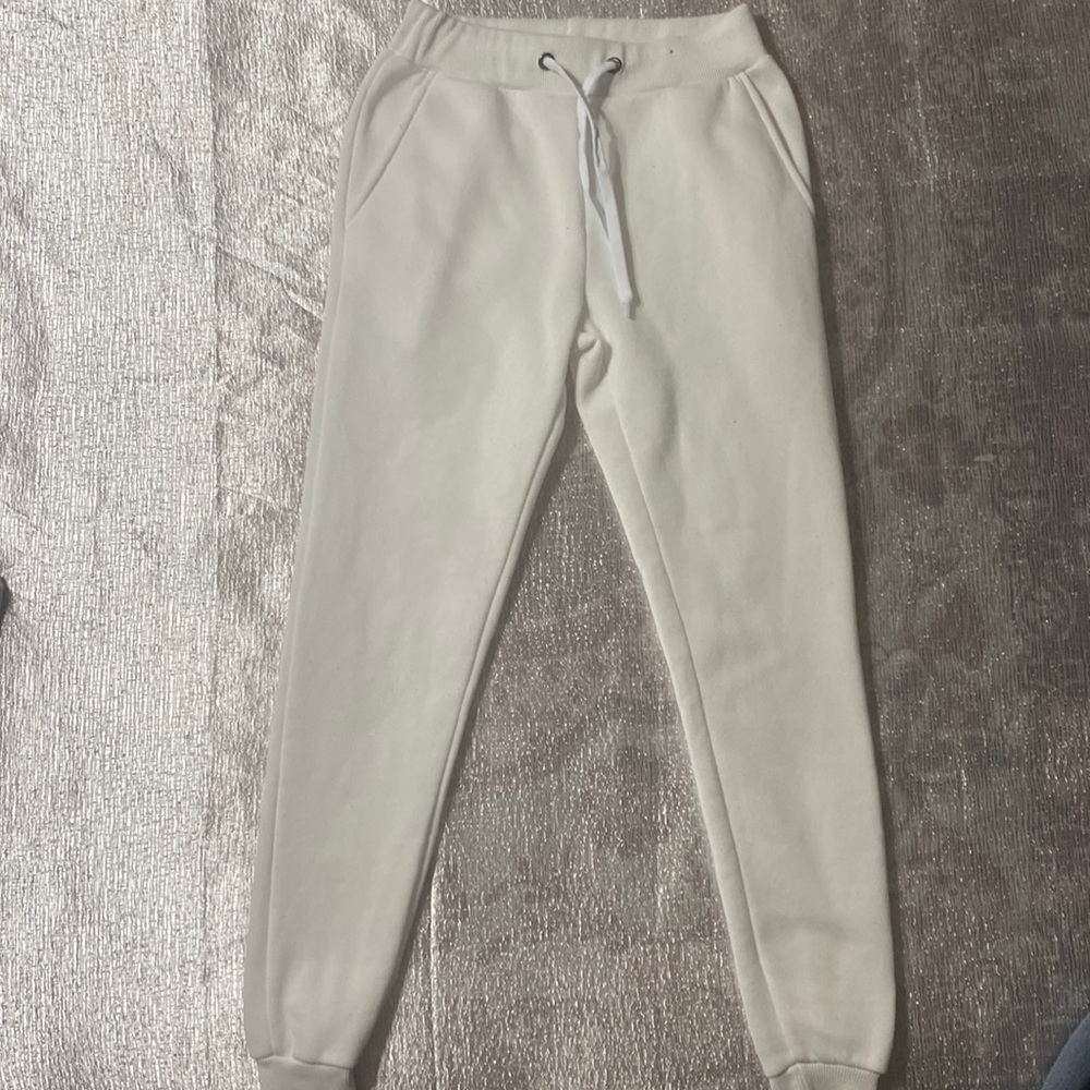 I am selling a Vimvixen sweatpants in size small and color white.